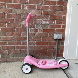 Radio Flyer Pink Kids Scooter