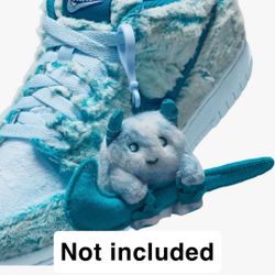 NIKE Dunk Low Abominable Snowman School Lifestyle Shoe