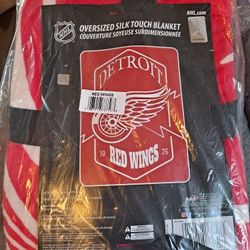Red Wings Oversized Blanket 
