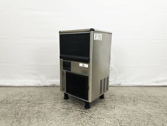 NSF 68 lb restaurant ice maker machine SK-31A