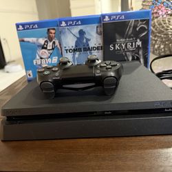 Playstation SONY 4, 1000gb  Slim System with a contrller and cables