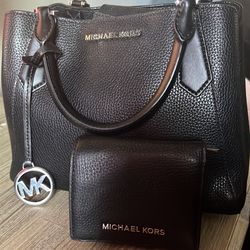 Black Medium Michael Kors Purse and Wallet