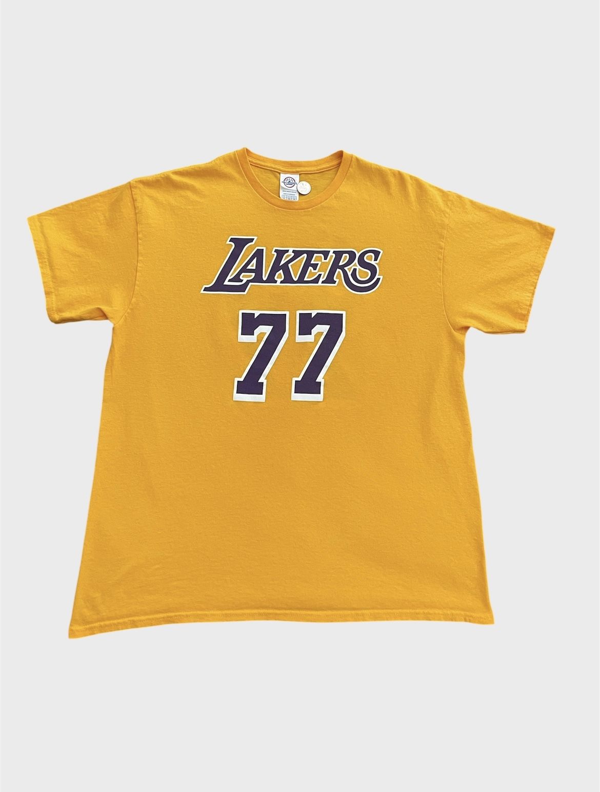 Luka Doncic Los Angeles Lakers jersey style gold T shirt Size XL