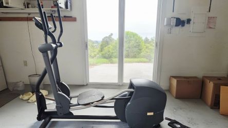 SportsArt 805P Elliptical Trainer