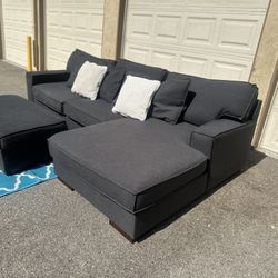 DARK GRAY SECTIONAL COUCH W/ FREE DELIVERY 