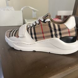 Burberry Shoes 