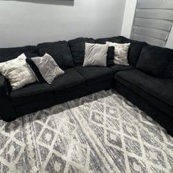 Sectional Couch With Pillows