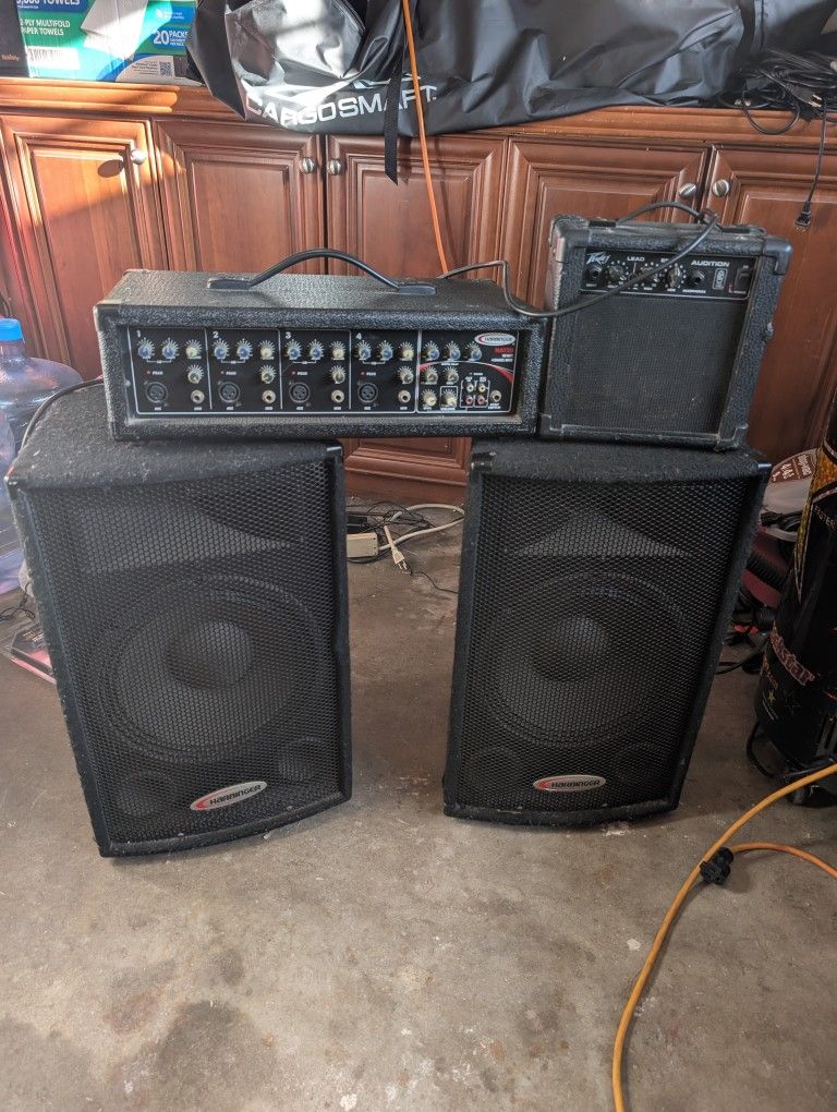 Harbinger Ha120 Speakers With Speaker Wire, Harbinger Ha120 4 Channels Mixer Pevey Guitar Amplifier