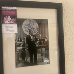 Autographed Lionel Hampton Picture W/COA certificate of authenticity. Comes with frame. Pickup @Kempsville library Virginia Beach or Bingo City in Yor