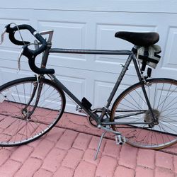 Vintage Schwinn Prelude Bike in great condition with Dia compe brakes BEST OFFER