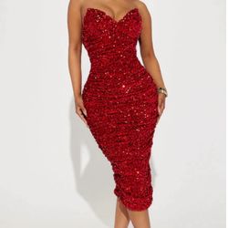 BRAND NEW - MEDIUM - FASHIONOVA Sequence Red Dress