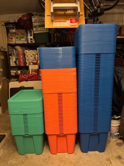 18 gallon storage bins - blue