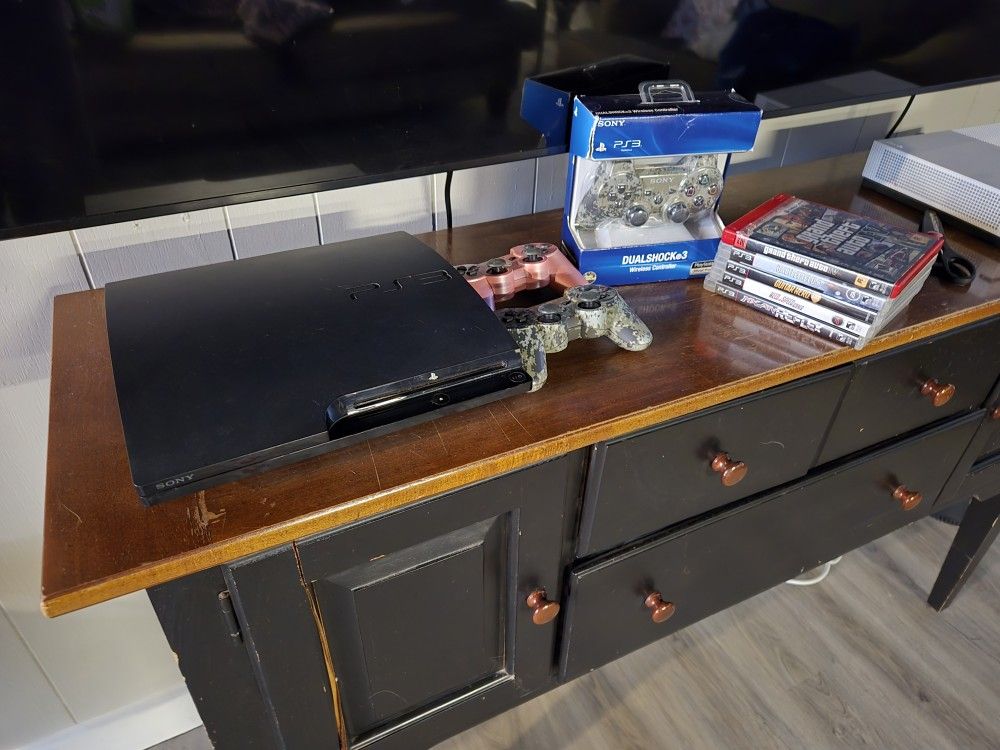 Ps3  W/ 3 Controllers & Games