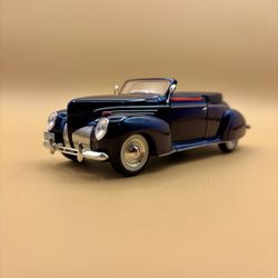 1939 Lincoln Zephyr Convertible, Dark Blue, 1:24 Diecast Model Car from Signature Models