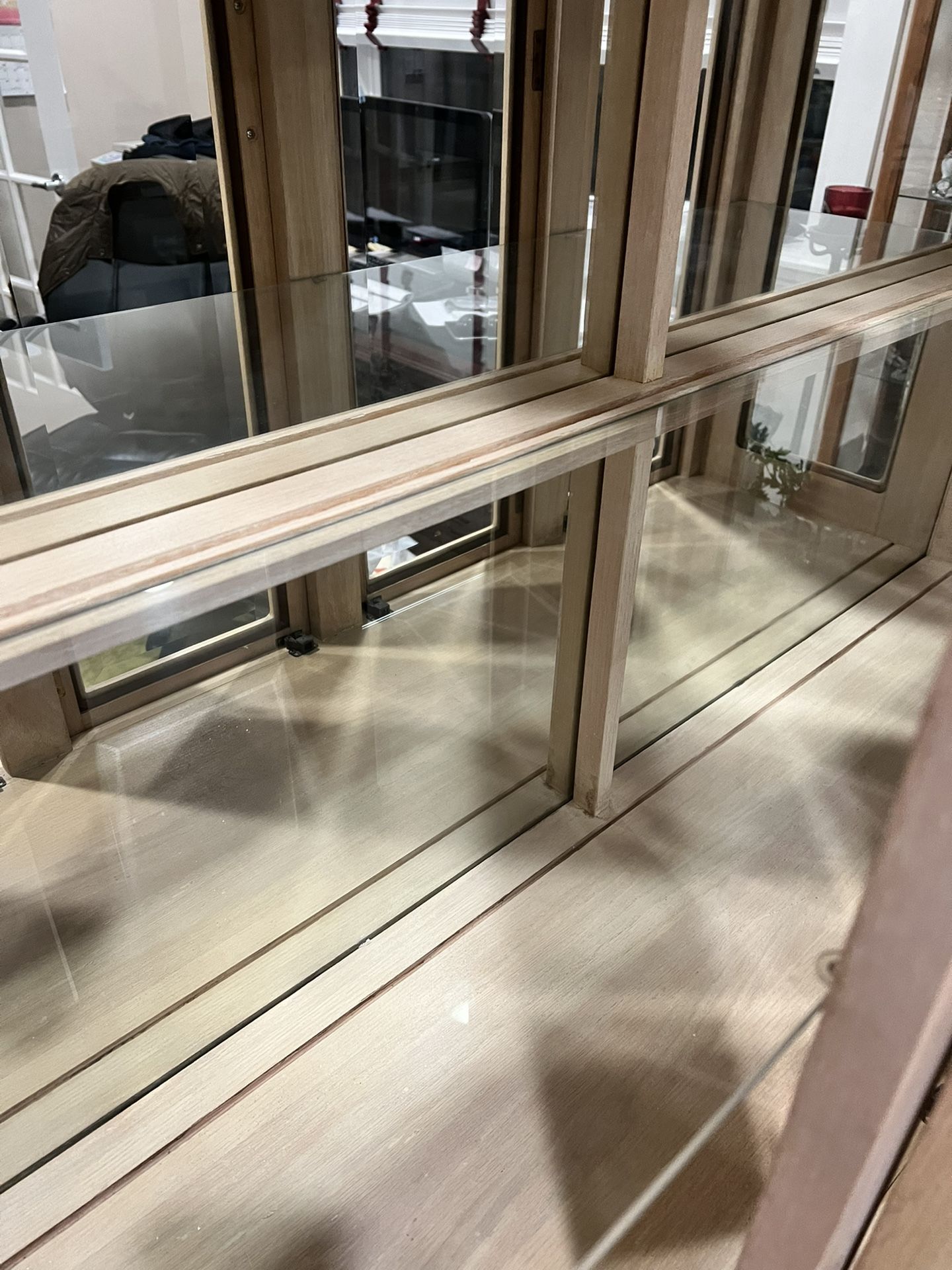 China Cabinet / Hutch