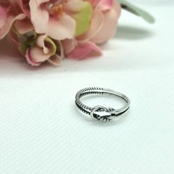 Beautiful Knot Ring Size 7&8