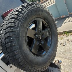 Jeep Wrangler Parts..Tj Yj 5 Wheels And Tires , Also Doors ,body Tub T Clean 2 Owner 