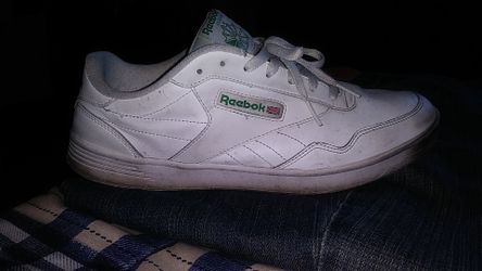 REEBOK SHOE!! Size 11