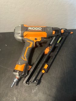 RIDGID 15-Gauge 2-1/2 in. Angled Finish Nailer with CLEAN DRIVE Technology
