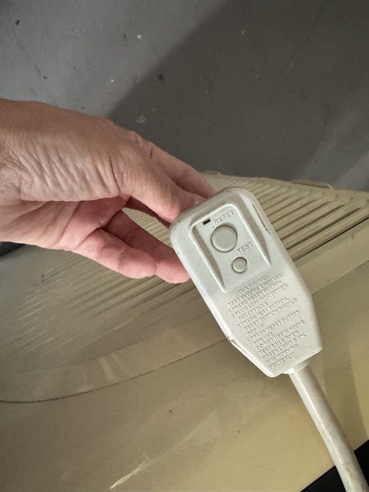 Ac For Sale In Very Good Condition Used Like A New