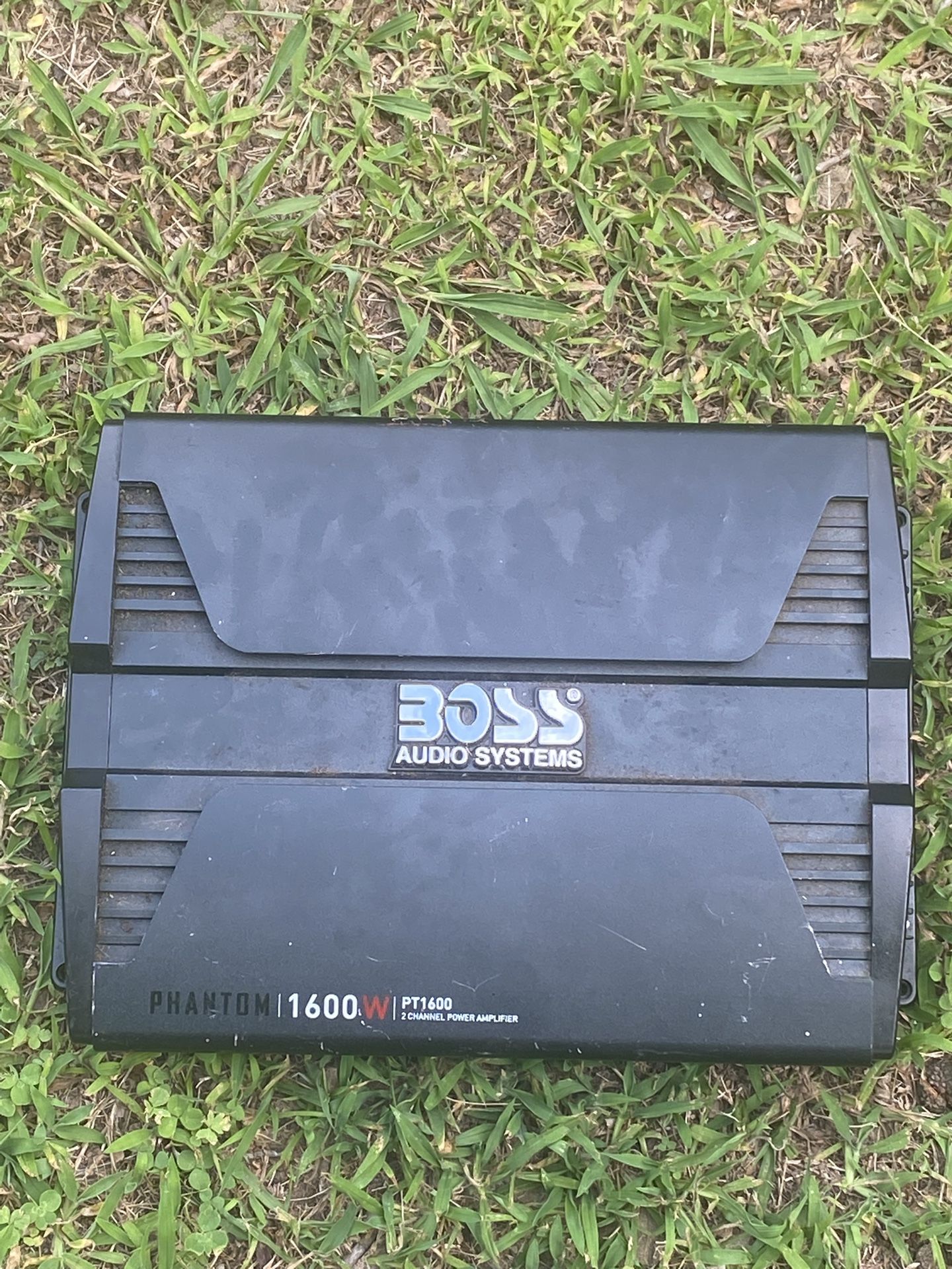 Boss Audio amplifier