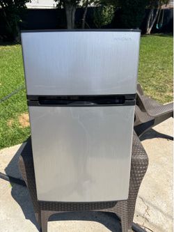 Mini fridge