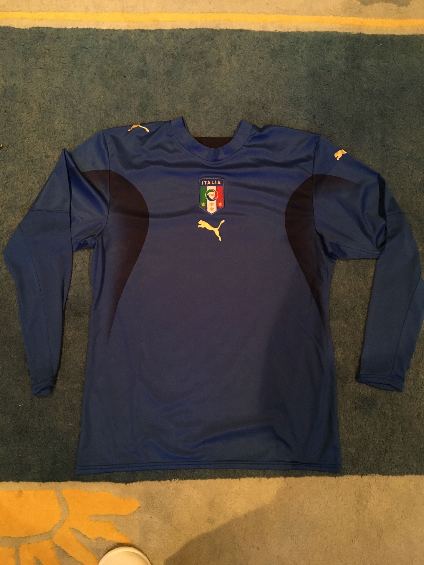 Puma Italia Soccer Jersey size M