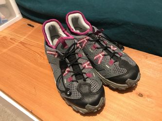 Pearl iZumi women’s cycling shoes size 39 almost brand new