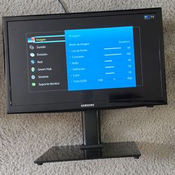 Samsung Smart TV 24" with Remote Control and Base