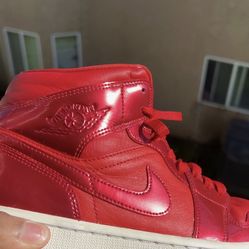 Air Jordan 1 Mid Se University Pomegranate Red