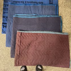 MOVING BLANKETS