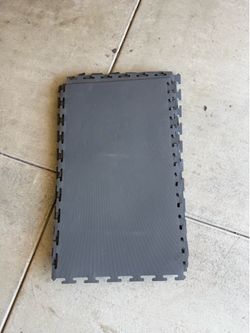 Foam floor mats
