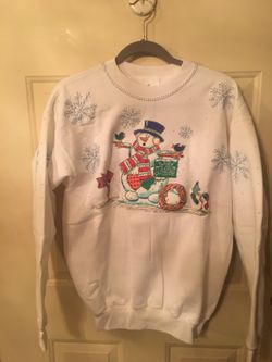 Snowman sweatshirt size medium.