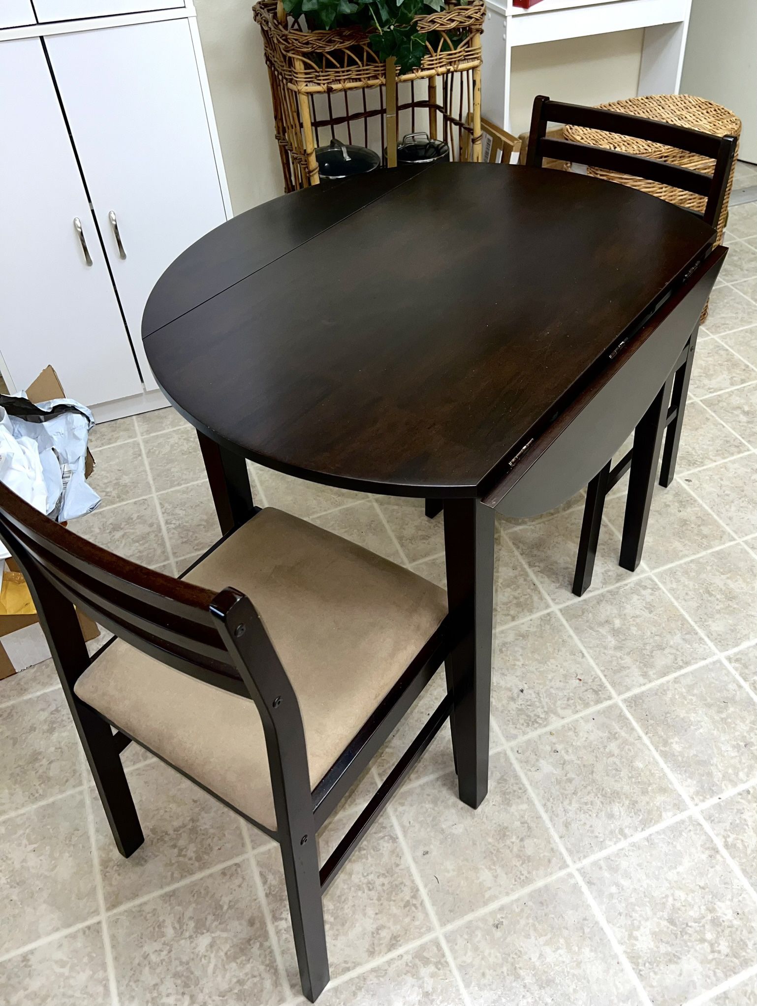 Small Kitchen Table With 2 Chairs 