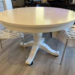 White Crate & Barrel Avalon 45” Round Dining Table