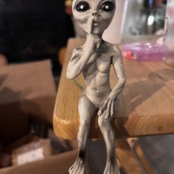 Resin Alien Statue Sculpture Collectible