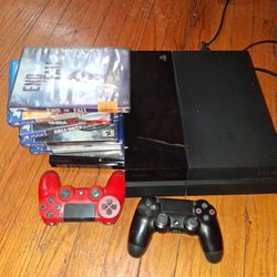 PS4 PLUS 8 GAMES And Two Controllers 
