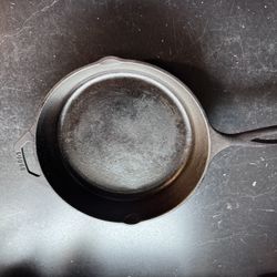 Lodge 10” Cast Iron Pan