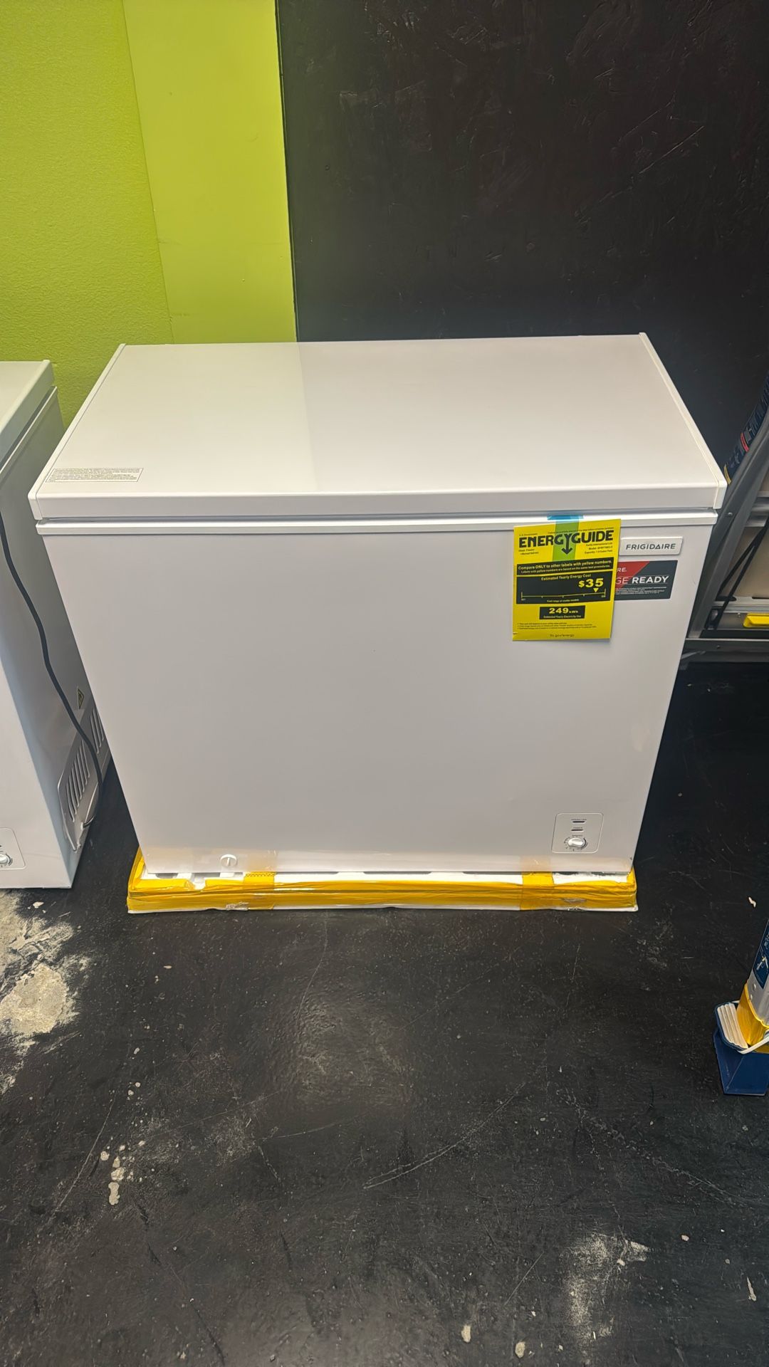 Frigidaire Freezer 7.0 Cu Ft Open Box New