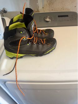 La Sportiva Aequilibrium LT GTX Mountaineering Boots