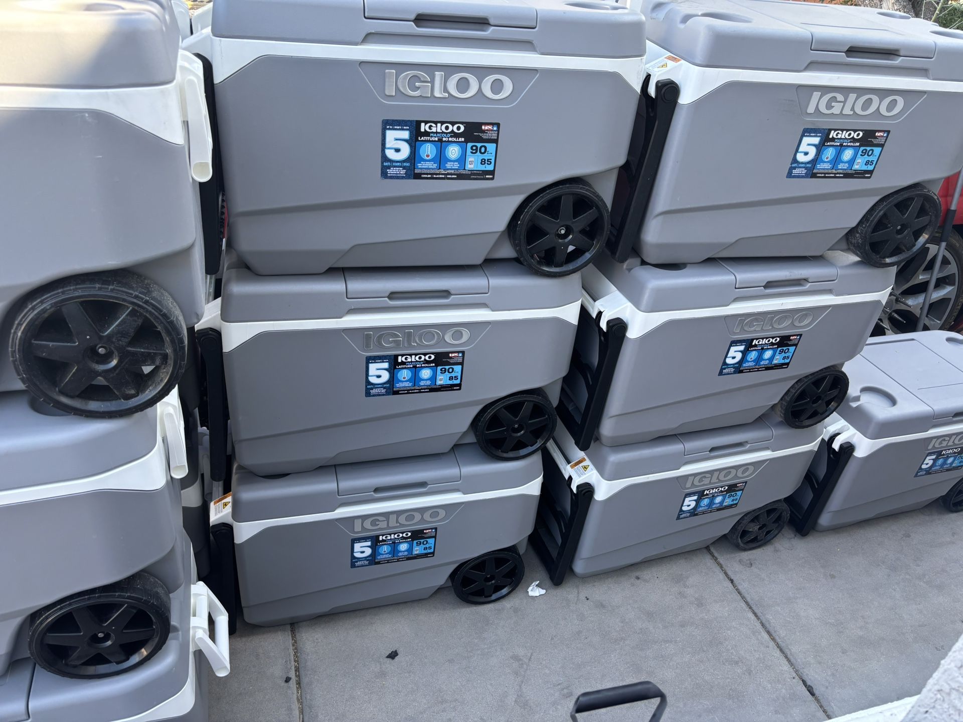 Igloo MaxCold Latitude 90 quart Roller Cooler,All Products : American Fashion Style Bags On Sale