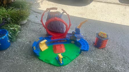 T-Rex Volcano matchbox track