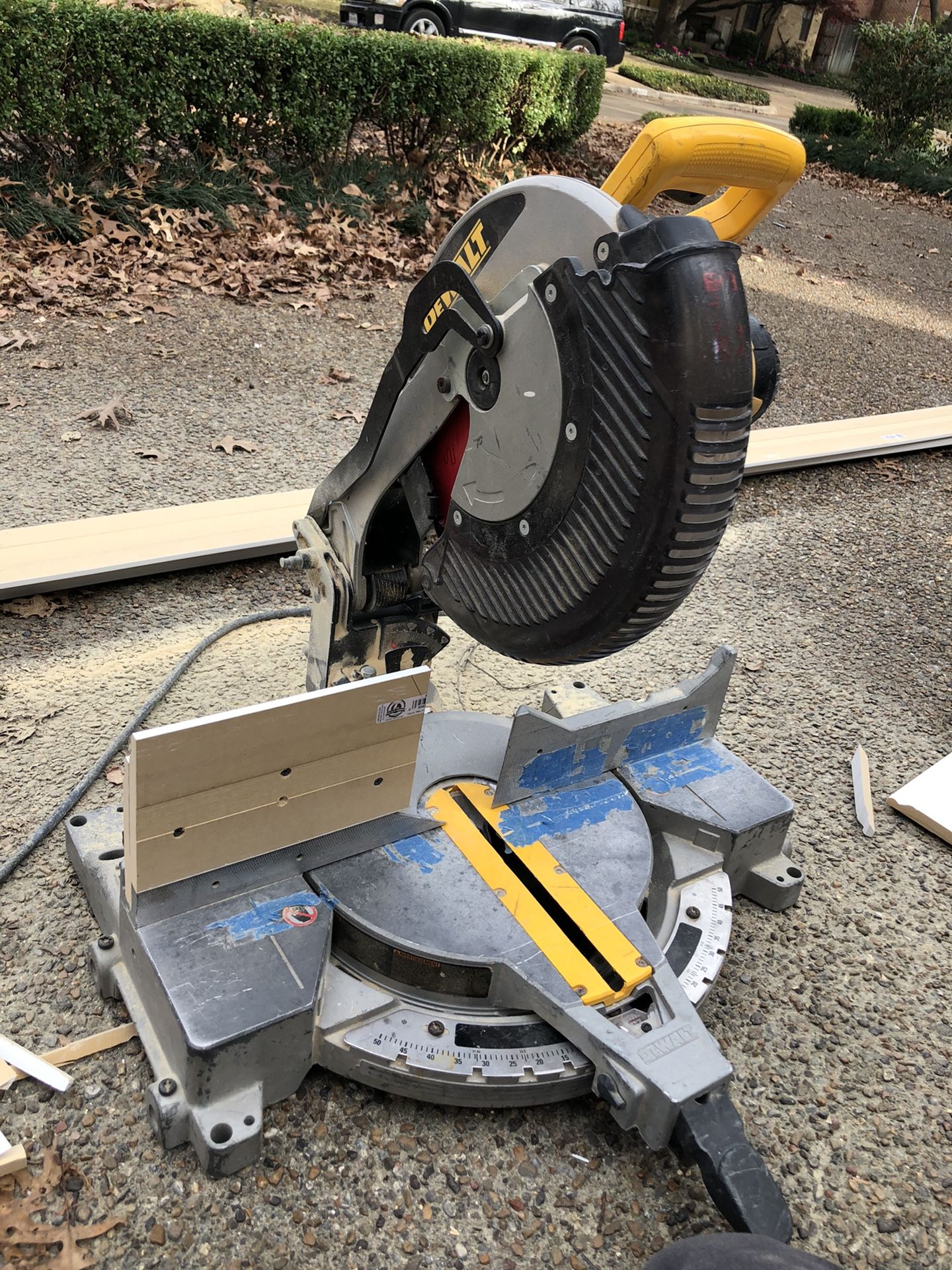 Dewalt 12” miter saw works find needs left side guide I custome made one blade not included reason selling it bought new one!!!!!