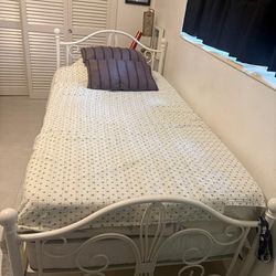 2 Twin Beds Barely Used In Really Good Condition Sold With Matress