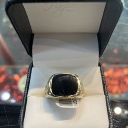10 Karat Gold Men’s Ring
