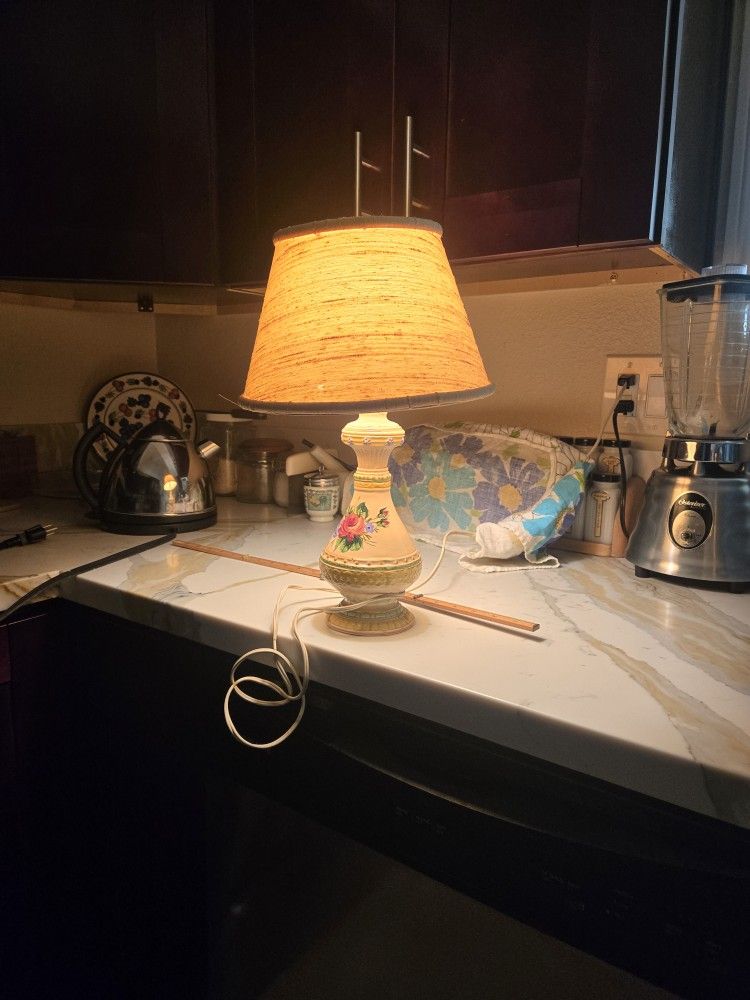 Hand Painted In Italy Side Table Lamp Vintage