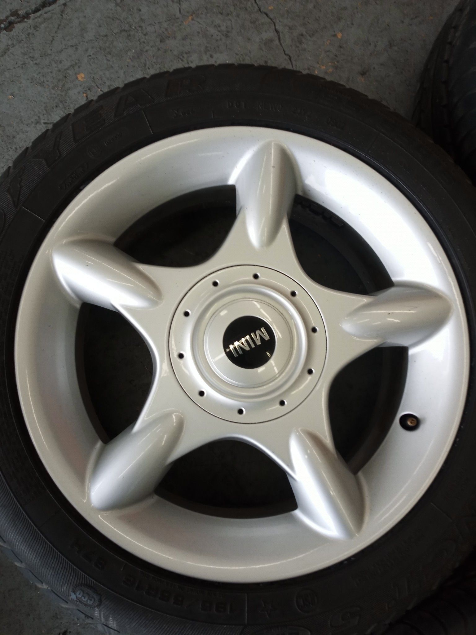 Mini Cooper wheels and tires 16 inch