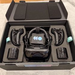 Valve Index PC VR Headset Full Kit W/ Vive trackers  