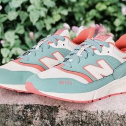 Vintage 90s Women FIGS NEW BALANCE 997R Emerald