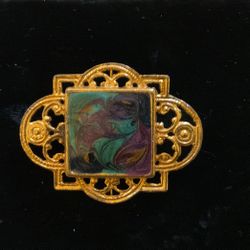 Vintage Gold Tone Brooch With Metallic Front 